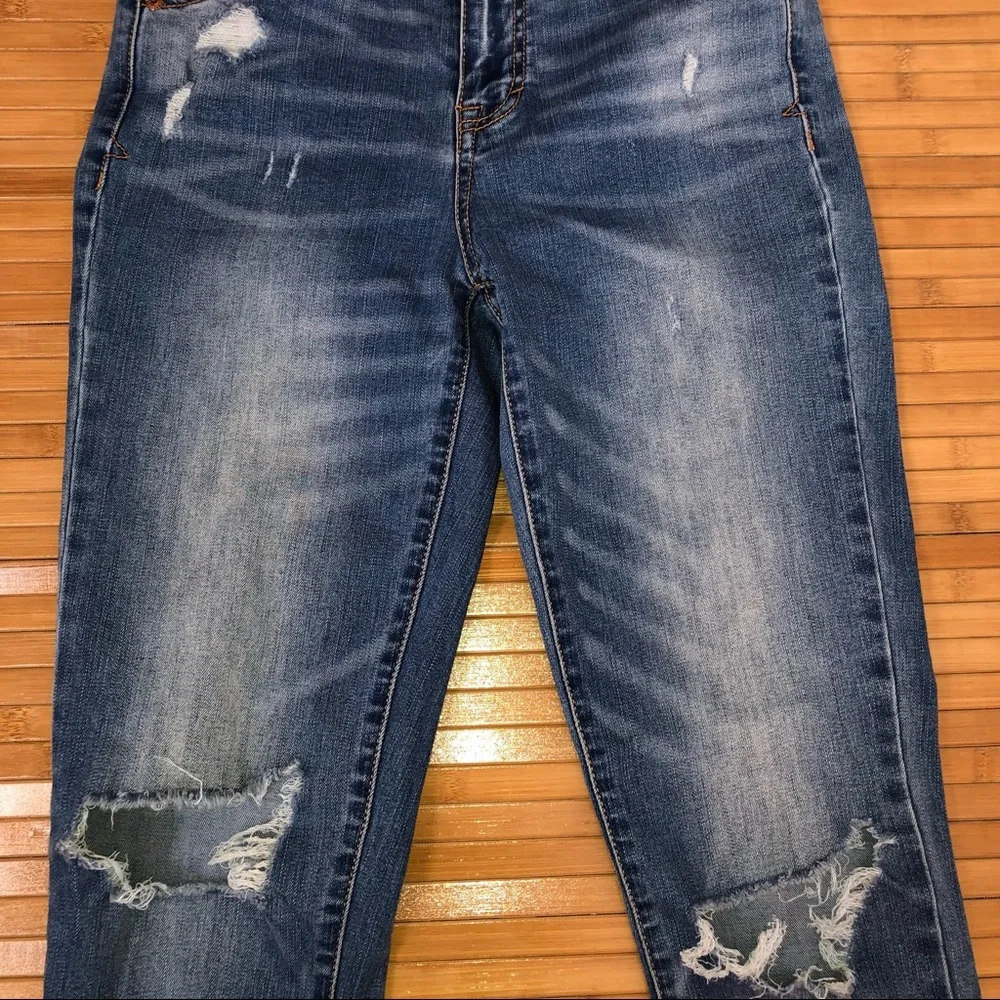 Aeropostale Distressed Jeans - Picture 2 of 6